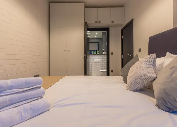 Cosy 1bd Flat 10 Mins To Station! * Leeds (West Yorkshire)