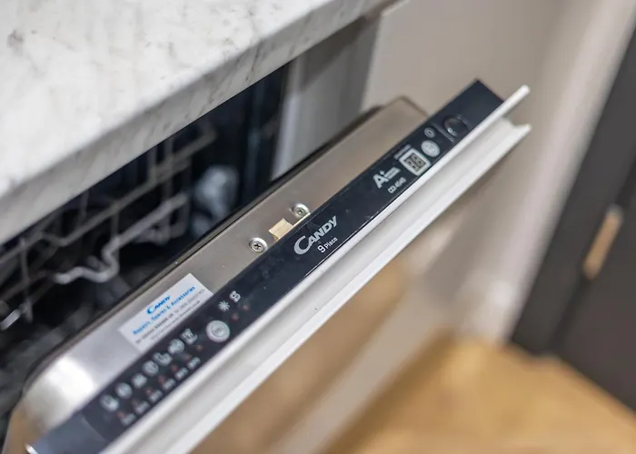 Cosy 1bd Flat 10 Mins To Station! * Leeds (West Yorkshire)