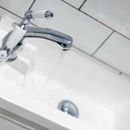 Апартаменти Cosy 1bd Flat 10 Mins To Station! *