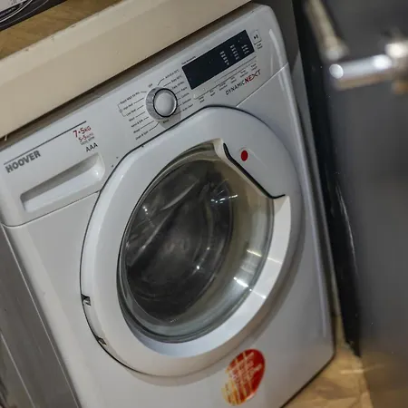 Cosy 1bd Flat 10 Mins To Station! *