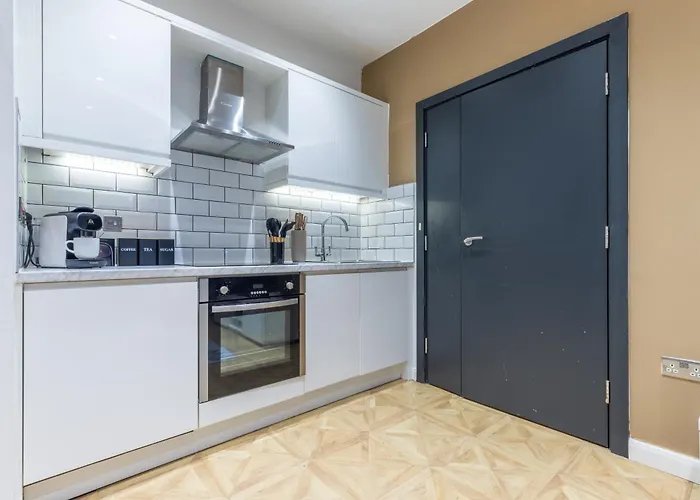 Cosy 1bd Flat 10 Mins To Station! Лідс